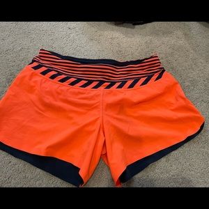 Lululemon groovy run shorts. Size 6